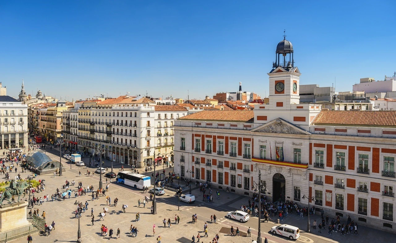 Plac Puerta del Sol w Madrycie – co zobaczyć_